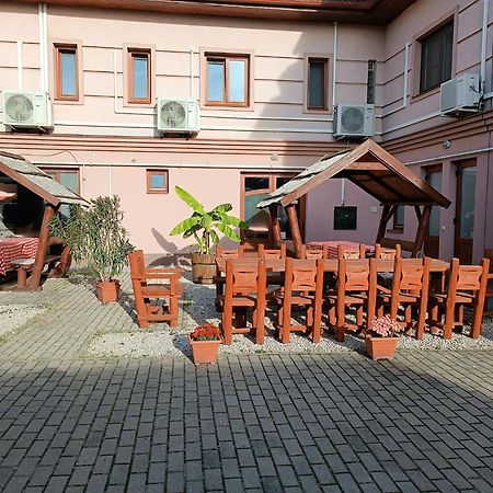 Bed and Breakfast Malom Panzio Кишкунфеледьхаза Экстерьер фото